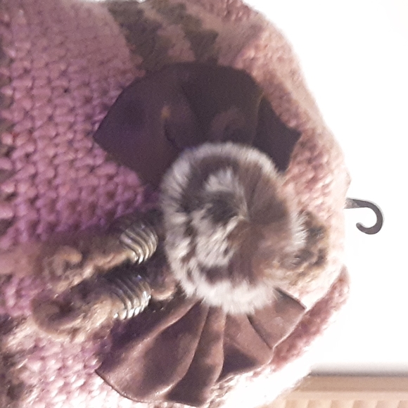 KNITTED WOMEN'S CAPS WITH EMBELLISHMENTS  NWT ADULT - Picture 7 of 7